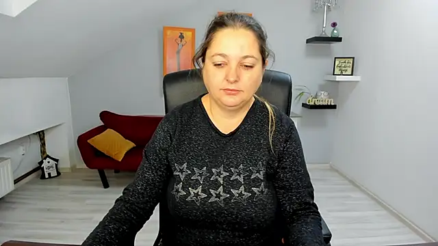 Snapshot of LollaGirl chatting on November 24, 4:23 am LollaGirl online show from November 24, 4:23 am