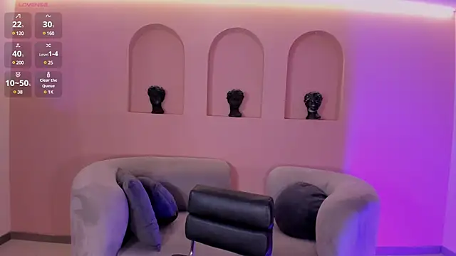 Snapshot of RossieRhoades chatting on February 12, 9:43 pm RossieRhoades online show from February 12, 9:43 pm