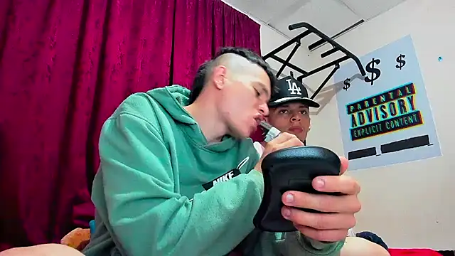 davidlatin66 online show from October 10, 4:00 am