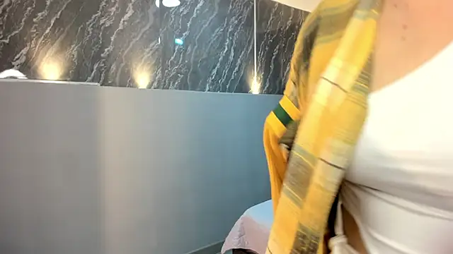 SarahDeyvis online show from December 27, 2:22 pm