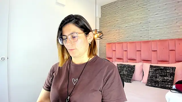 SarahDeyvis online show from September 29, 7:40 pm