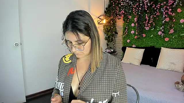 SarahDeyvis online show from November 21, 1:10 pm