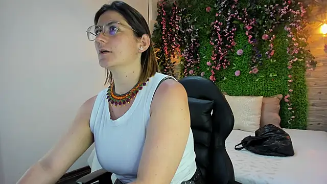 SarahDeyvis online show from March 21, 3:22 am