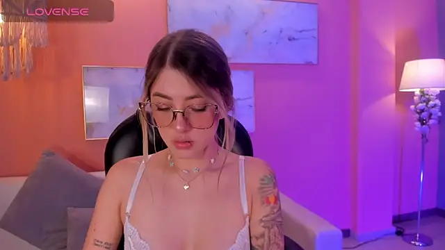 EveBensonX online show from January 14, 4:15 am