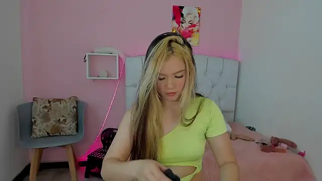 18candys online show from May 22, 2:22 pm
