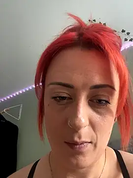 Englishhornybecca30 online show from October 1, 1:28 pm