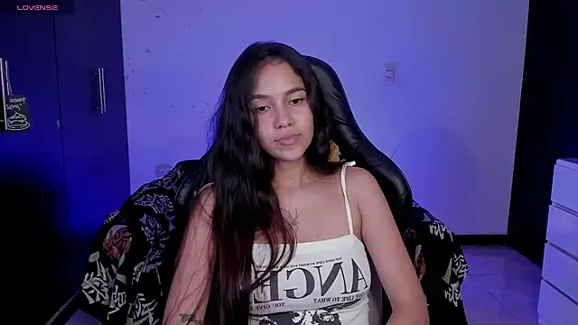 Snapshot of Sallye_ chatting on November 10, 6:23 am Sallye online show from November 10, 6:23 am