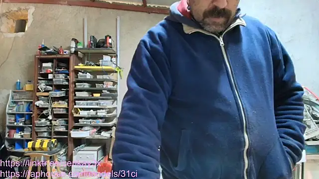 Snapshot of masculine_bear_daddy chatting on December 22, 4:48 pm masculine bear daddy online show from December 22, 4:48 pm