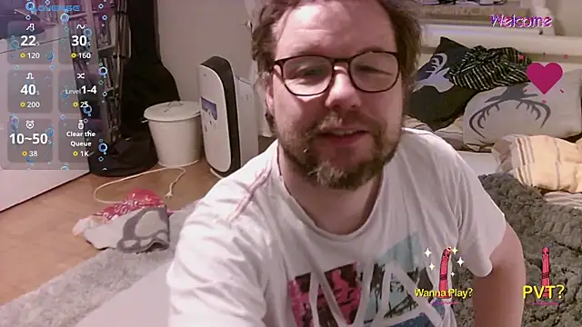 Snapshot of larsgolars chatting on June 18, 7:29 pm larsgolars online show from June 18, 7:29 pm