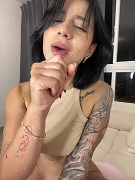 Ale Lewis online show from January 2, 1:06 am