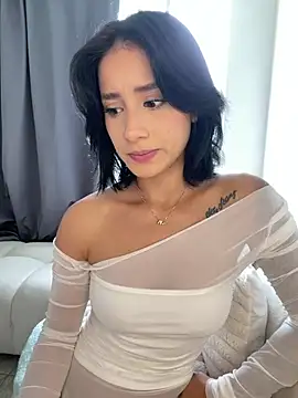 Ale Lewis online show from February 10, 9:15 pm