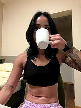 Ale Lewis online show from November 6, 6:53 pm