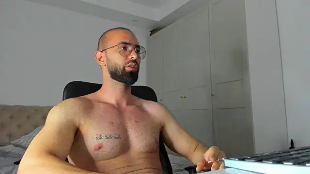 MichaelMasterss online show from June 18, 9:19 pm