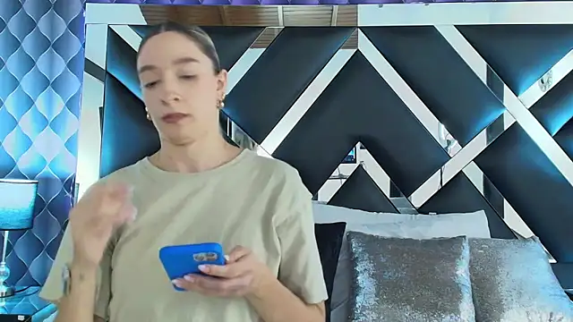 victoriaa lee  online show from January 28, 9:08 pm