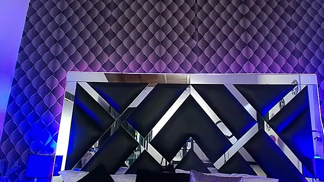 victoriaa lee  online show from November 29, 7:28 pm