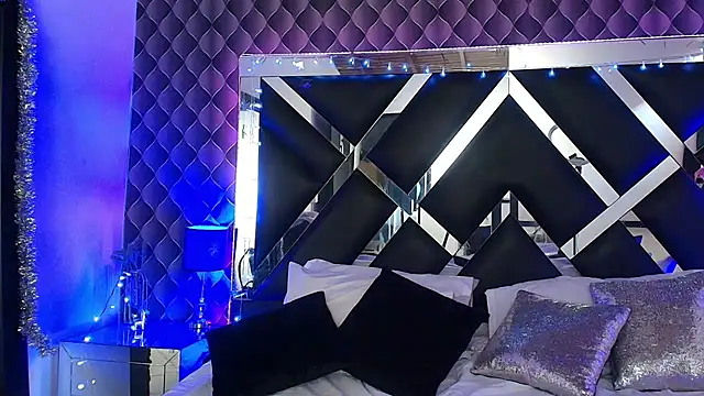 Snapshot of victoriaa_lee_ chatting on August 1, 7:24 pm victoriaa lee online show from August 1, 7:24 pm