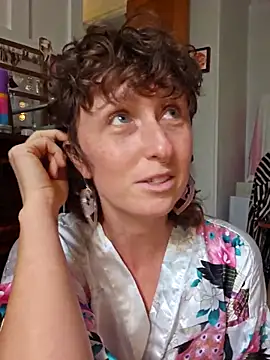 mossy kiss online show from October 8, 6:27 pm