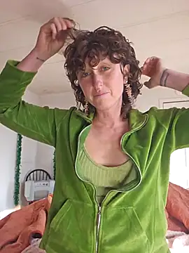 mossy kiss online show from December 14, 8:02 pm