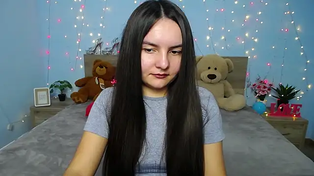 JasmineAsha online show from January 17, 7:30 am