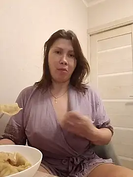 Snapshot of ROXOLANAA_SEXY chatting on March 6, 3:36 am ROXOLANAA SEXY online show from March 6, 3:36 am