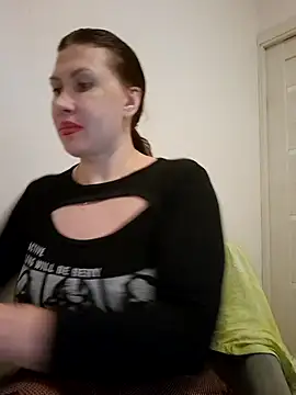 Snapshot of ROXOLANAA_SEXY chatting on April 18, 7:07 pm ROXOLANAA SEXY online show from April 18, 7:07 pm