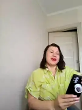 Snapshot of ROXOLANAA_SEXY chatting on April 20, 9:45 am ROXOLANAA SEXY online show from April 20, 9:45 am