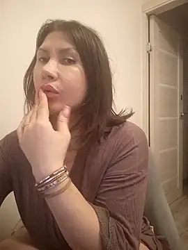Snapshot of ROXOLANAA_SEXY chatting on April 22, 9:16 pm ROXOLANAA SEXY online show from April 22, 9:16 pm