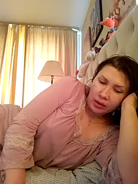 Snapshot of ROXOLANAA_SEXY chatting on April 25, 8:39 am ROXOLANAA SEXY online show from April 25, 8:39 am