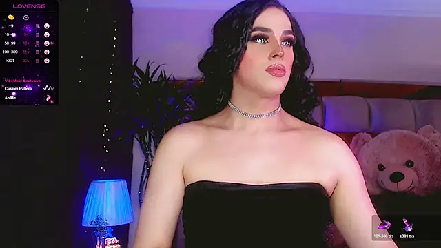 Snapshot of Sophiesweet5 chatting on February 24, 7:06 am Sophiesweet5 online show from February 24, 7:06 am