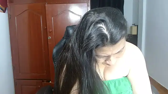 Victoriaevans1 online show from July 28, 2:35 pm