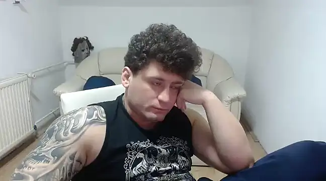 Edmondmyers online show from December 17, 11:38 pm