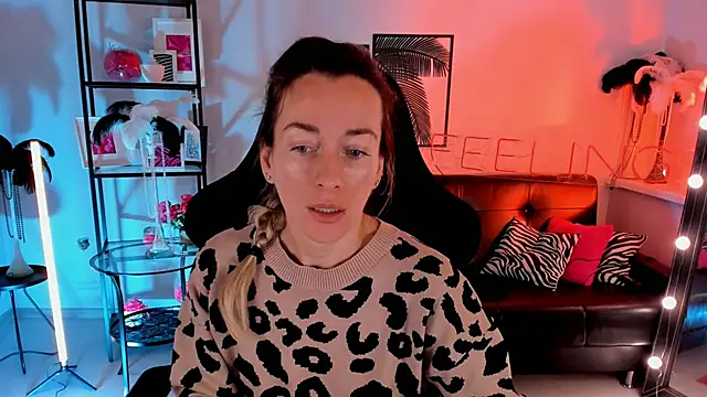 RebeccaMartinez online show from December 8, 5:29 am