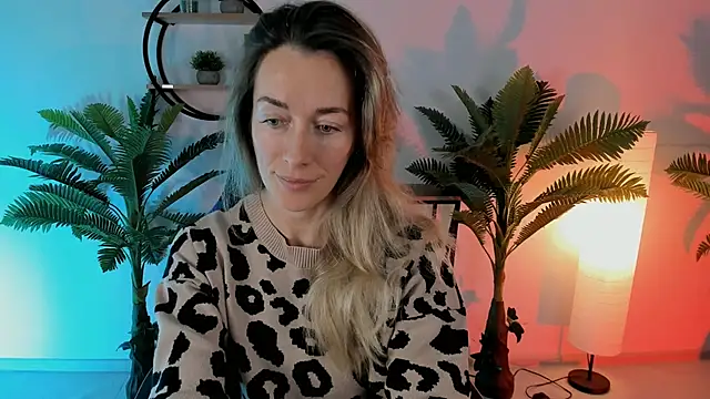 RebeccaMartinez online show from December 22, 5:23 am