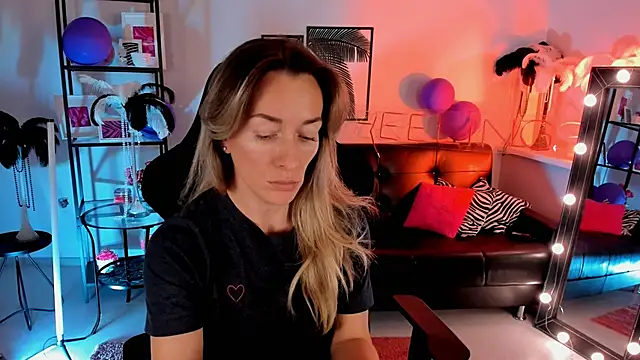 RebeccaMartinez online show from December 23, 7:49 am