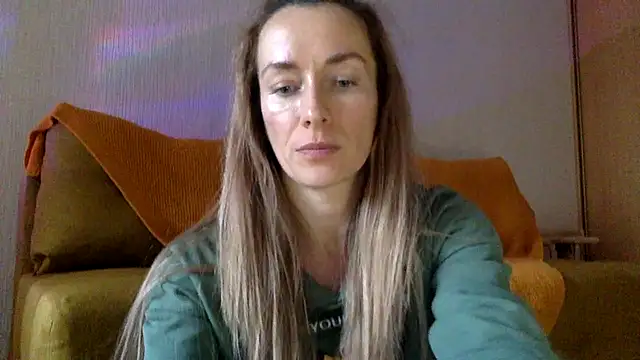 RebeccaMartinez online show from March 17, 1:18 pm