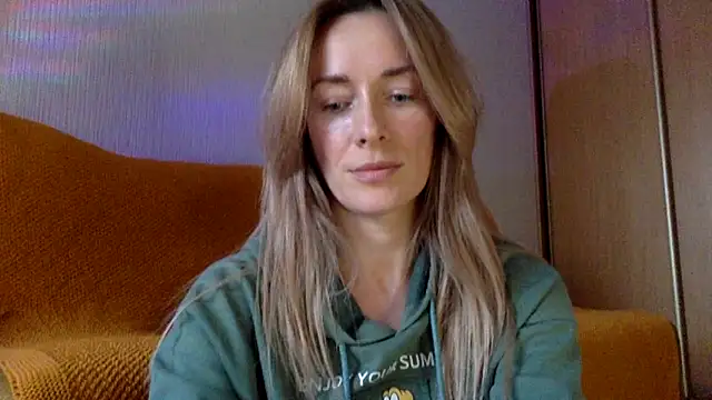 RebeccaMartinez online show from March 18, 2:04 pm