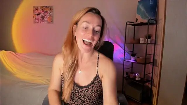 RebeccaMartinez online show from October 14, 11:44 am