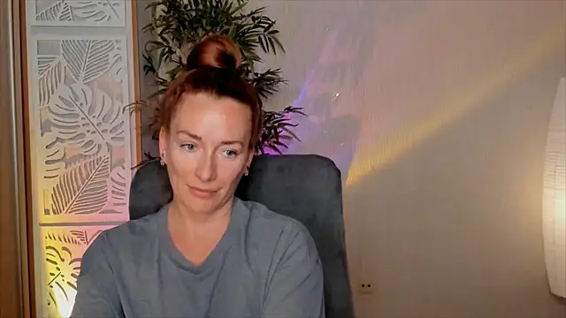 RebeccaMartinez online show from May 22, 12:11 pm
