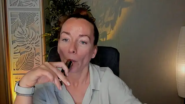 RebeccaMartinez online show from June 5, 10:43 am