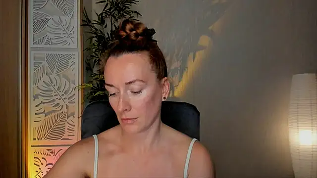 RebeccaMartinez online show from June 13, 8:01 am