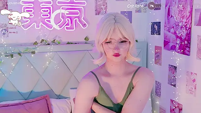 EffyEfans online show from March 8, 8:44 am