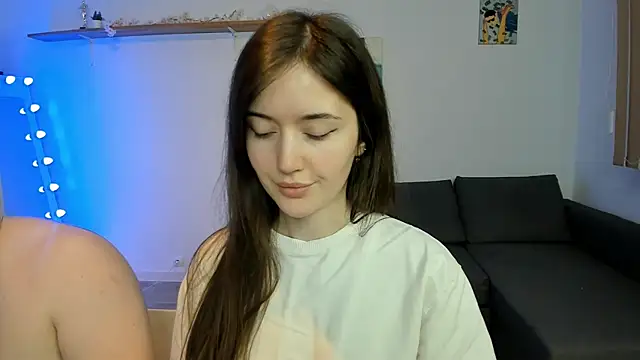 Snapshot of PollyFlame chatting on April 2, 8:39 pm PollyFlame online show from April 2, 8:39 pm