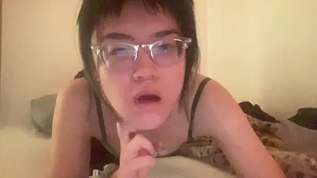 forbiddenfruitcake online show from March 3, 7:43 am