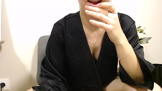 Snapshot of ninfa2000 chatting on February 25, 10:30 pm ninfa2000 online show from February 25, 10:30 pm