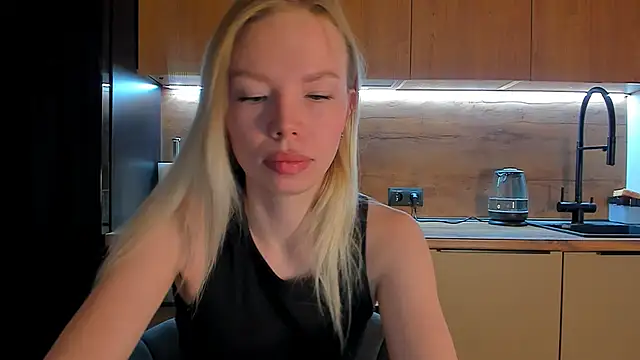 Olivia Bells online show from February 28, 10:33 pm