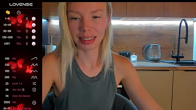 Snapshot of Olivia_Bells chatting on August 2, 11:03 pm Olivia Bells online show from August 2, 11:03 pm
