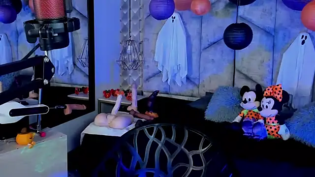 NiicolleMiller online show from October 28, 11:36 am