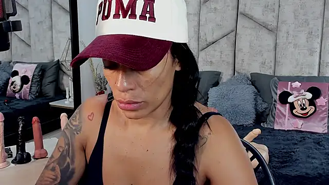 NiicolleMiller online show from November 18, 11:14 am