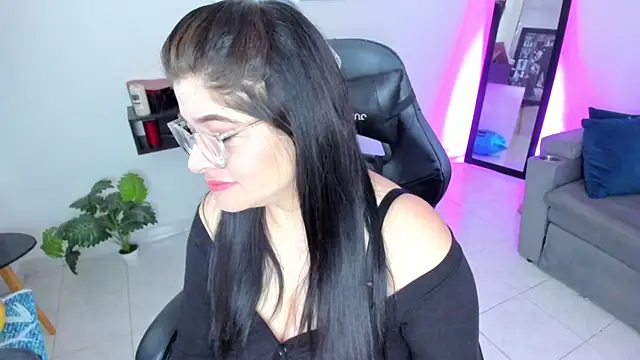 BellaFlaming online show from September 19, 11:11 am