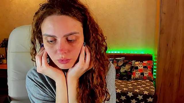 mia grantes online show from December 13, 9:20 pm